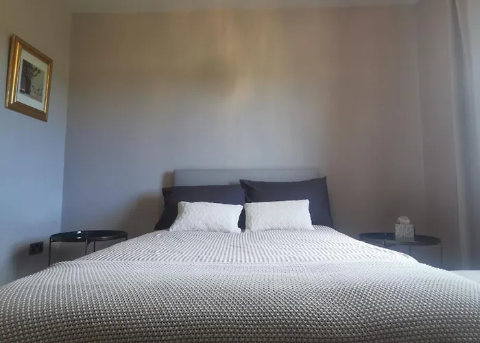 House Small Double Roscommon